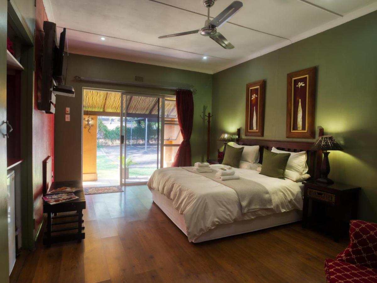 Purple Gecko Guest House Лейденбурґ Екстер'єр фото
